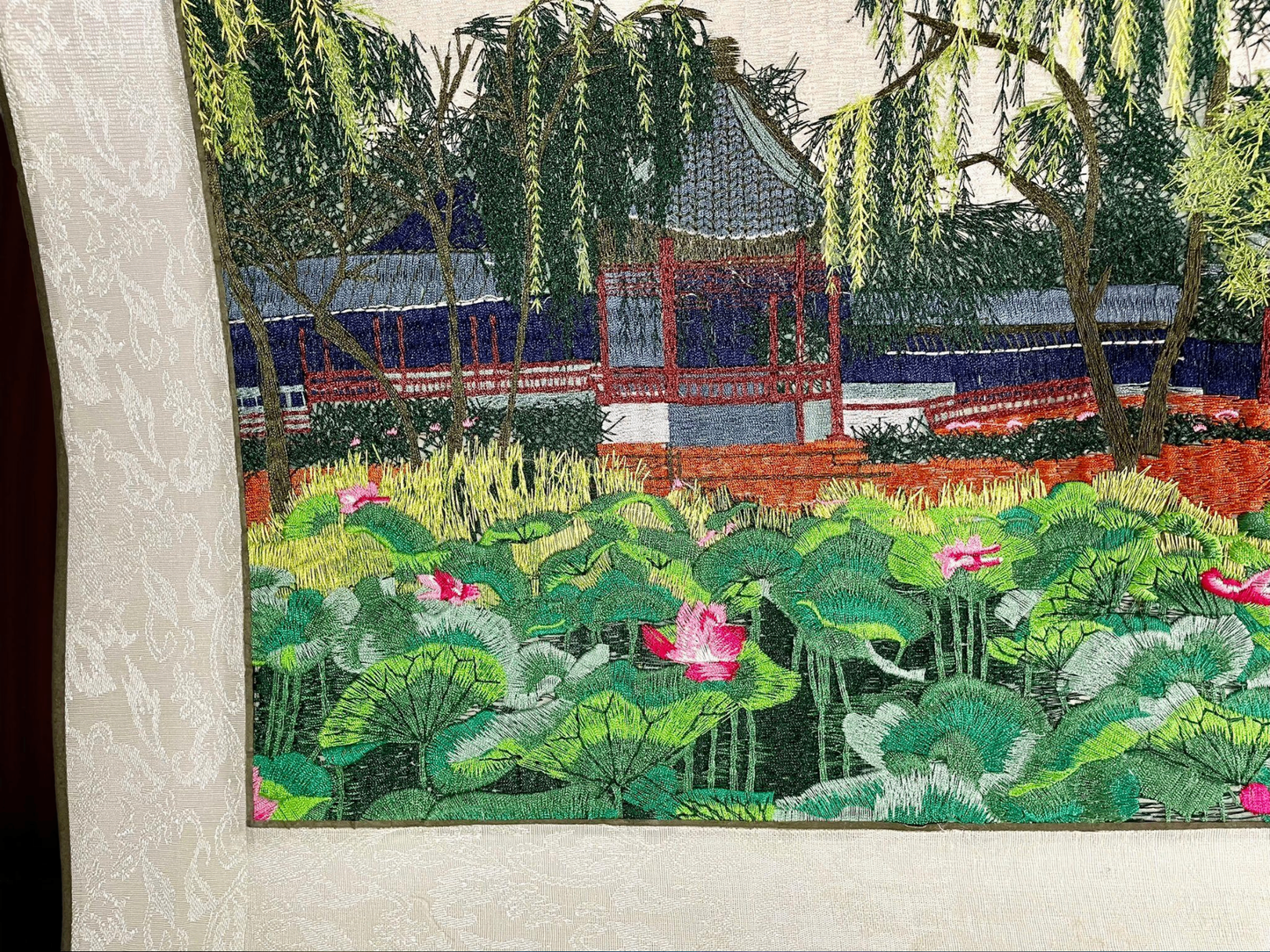 V000017 Suzhou Silk Embroidery Pagoda- Lotus Garden