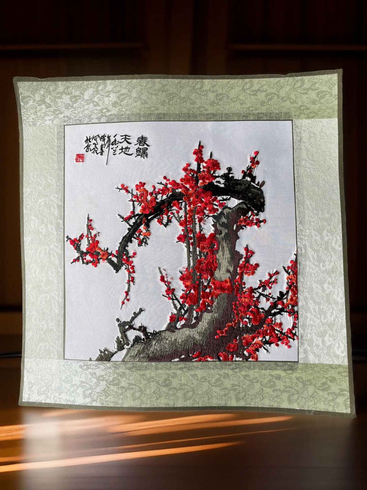 V000074 The Plum Tree's Grace: Suzhou Silk Embroidery