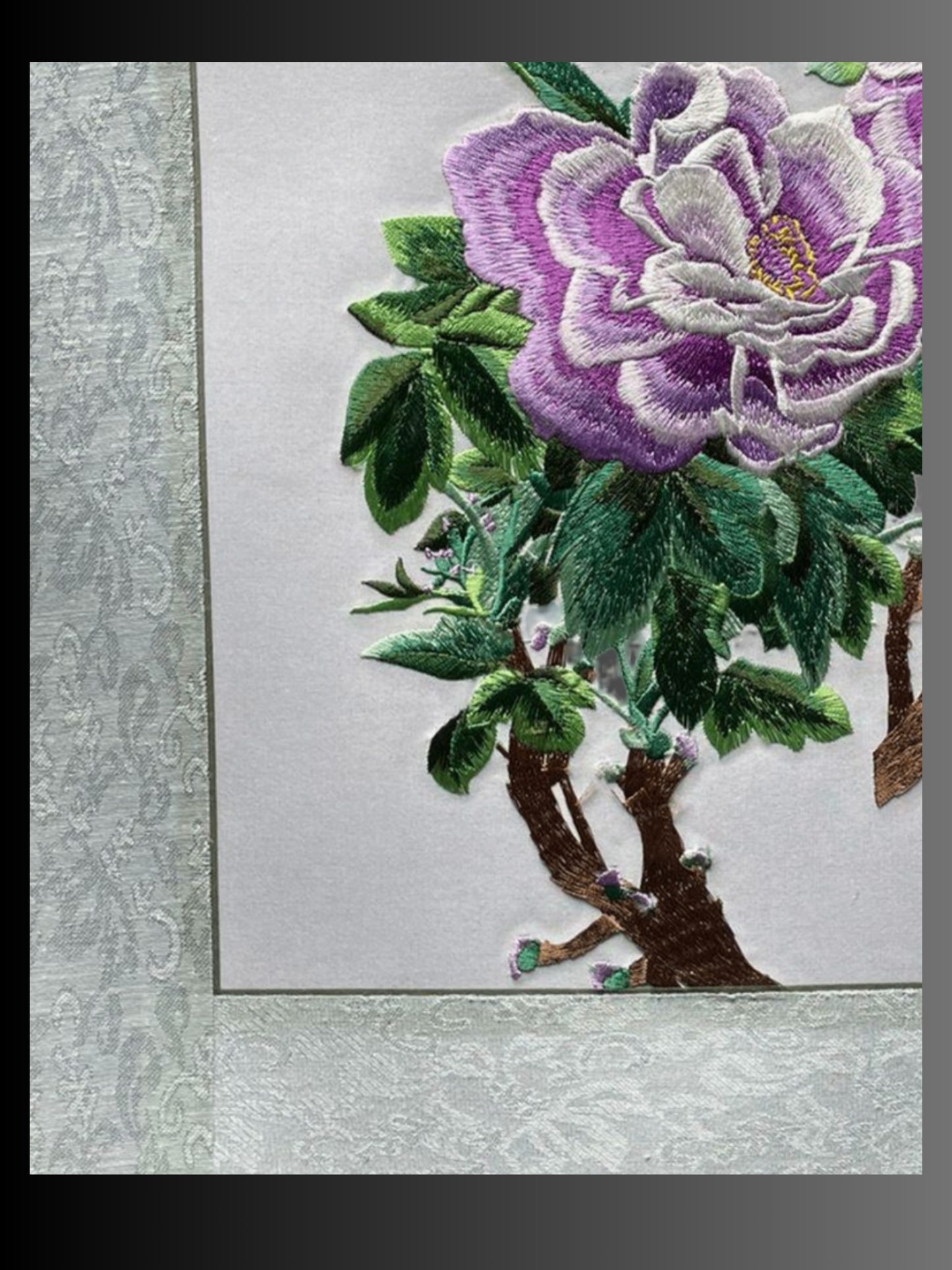 V000075 Chinese Vintage Peonies in Bloom: Suzhou Embroidery Art