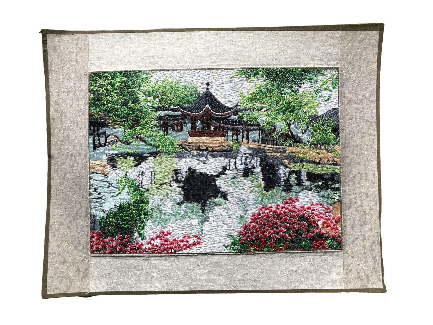 V000076 Chinese Vintage Pavilion by the Pond: Suzhou Embroidery Art