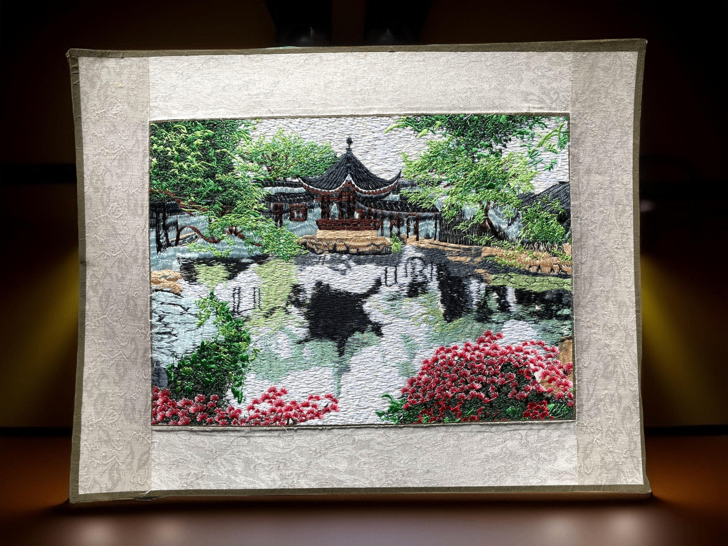 V000076 Chinese Vintage Pavilion by the Pond: Suzhou Embroidery Art